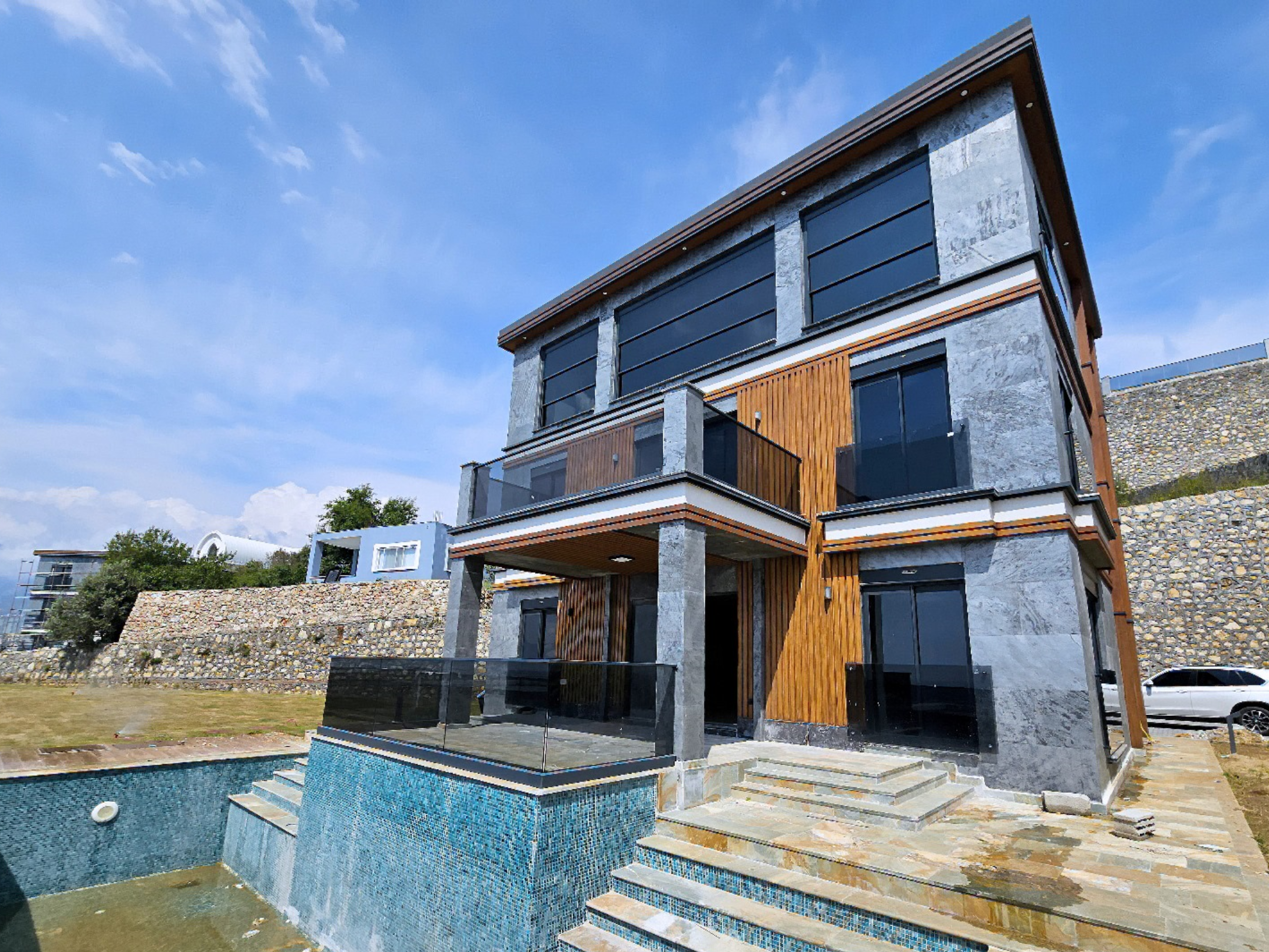 Deniz manzaralı lüks villa