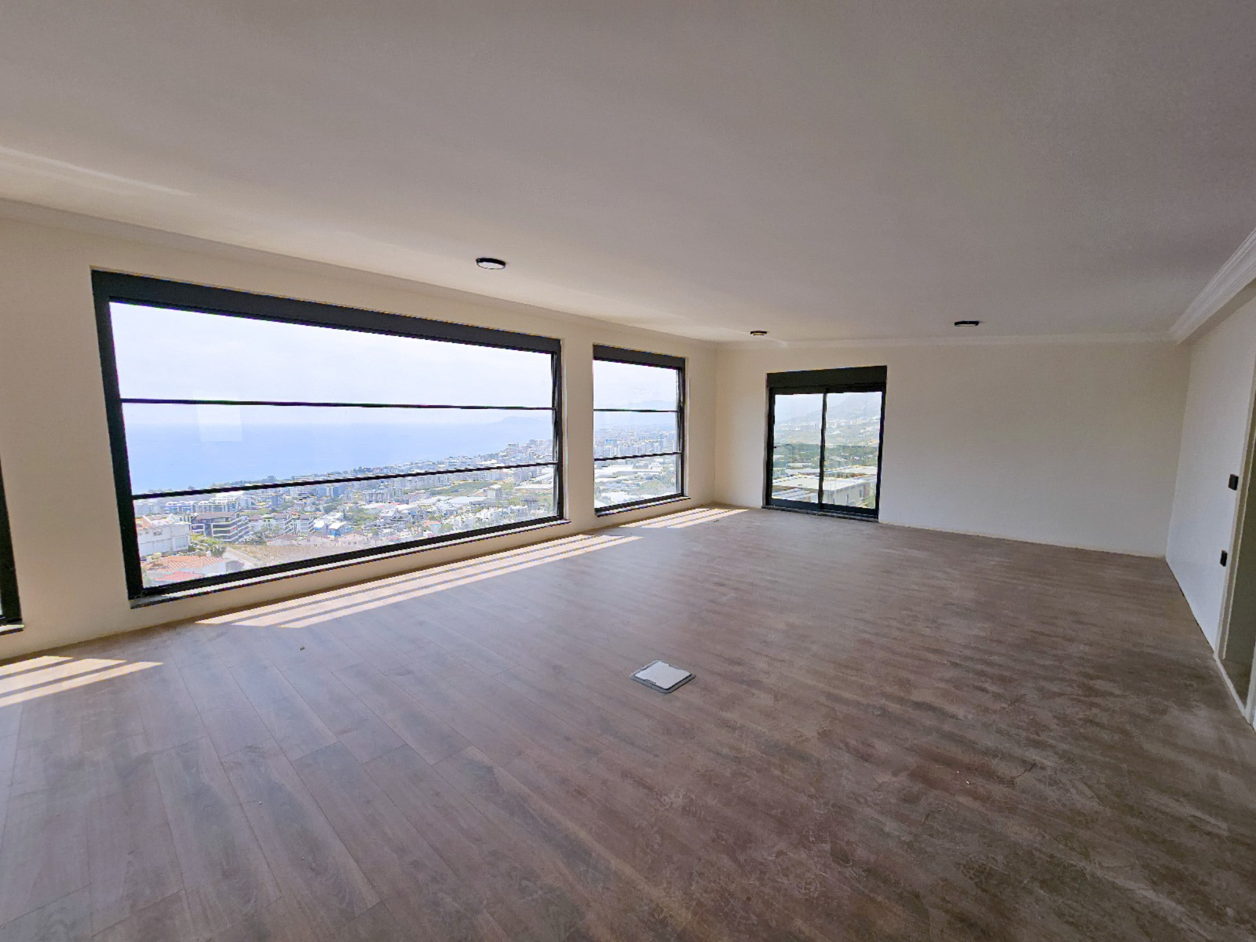 Deniz manzaralı lüks villa