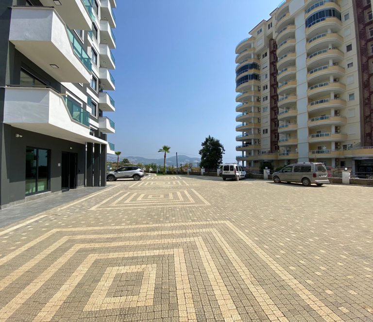 Mahmutlar'da deniz manzaralı konut kompleksi!