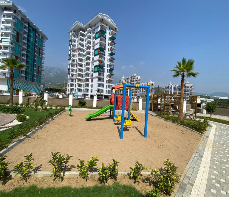 Mahmutlar'da deniz manzaralı konut kompleksi!