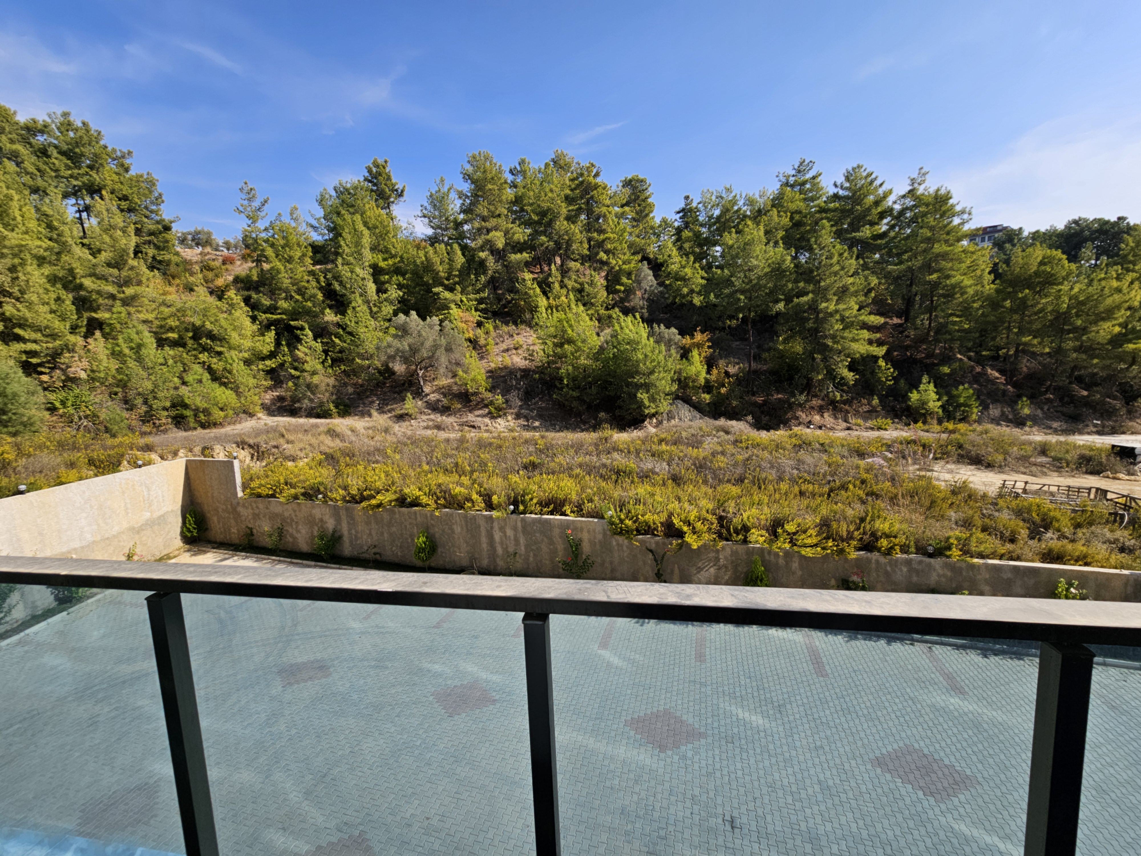 (1+1) - Aqua Residence