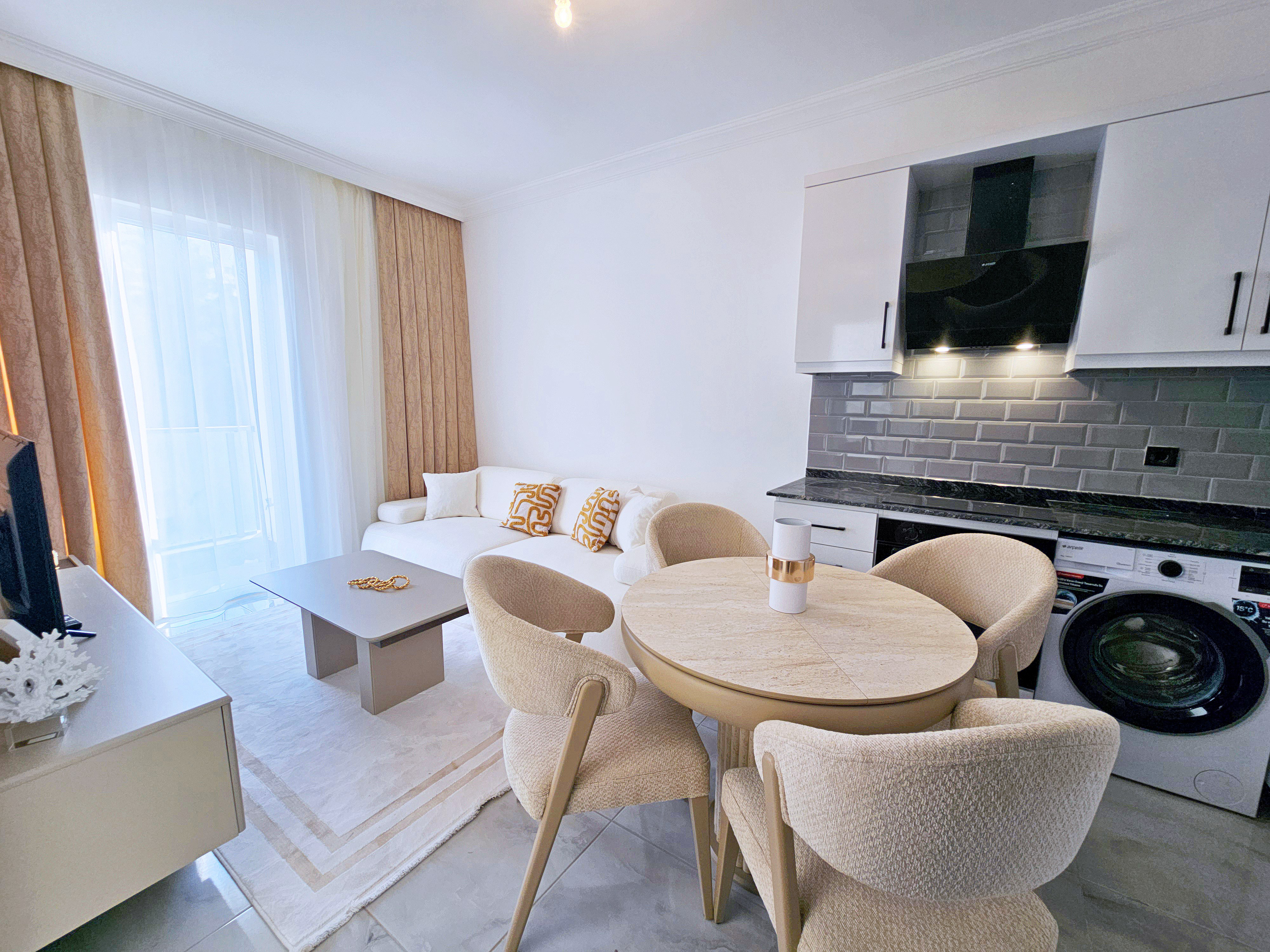 KIRA (1+1) - AVSALLAR