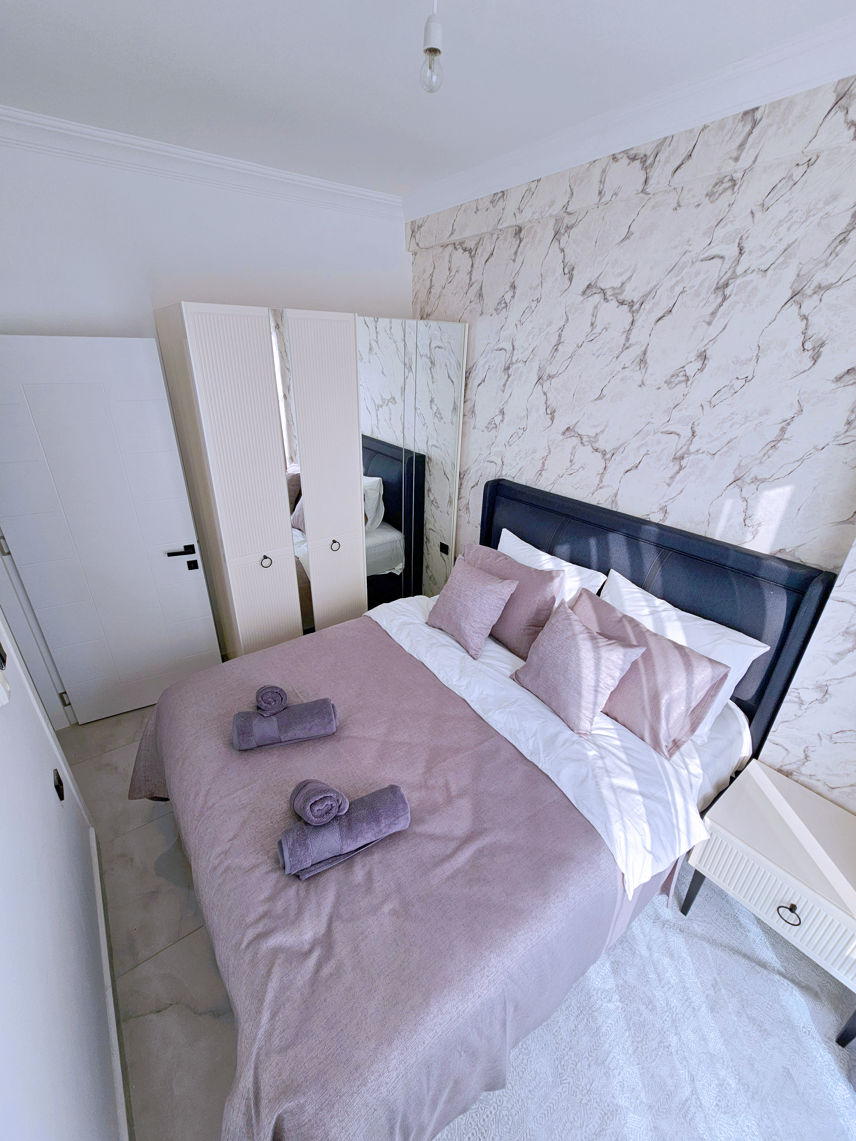 KIRA (1+1) - AVSALLAR