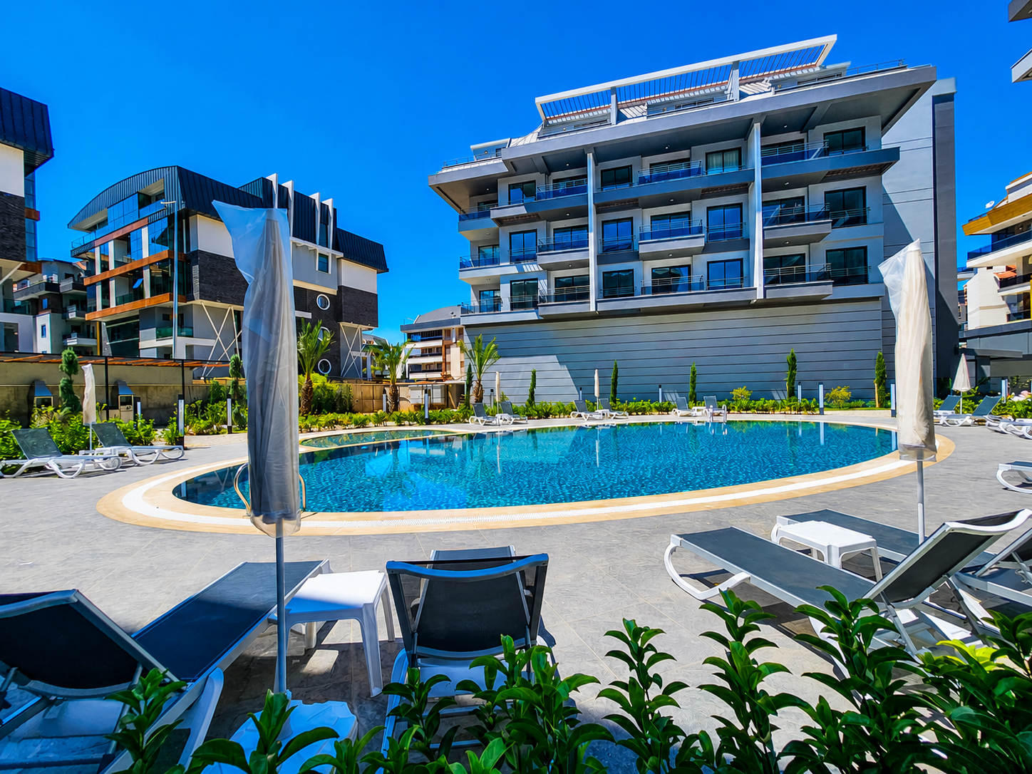 Oba'da Hazır Konut Projesi - 1+1 - 3+1 Duplex - Denize 1,2 km