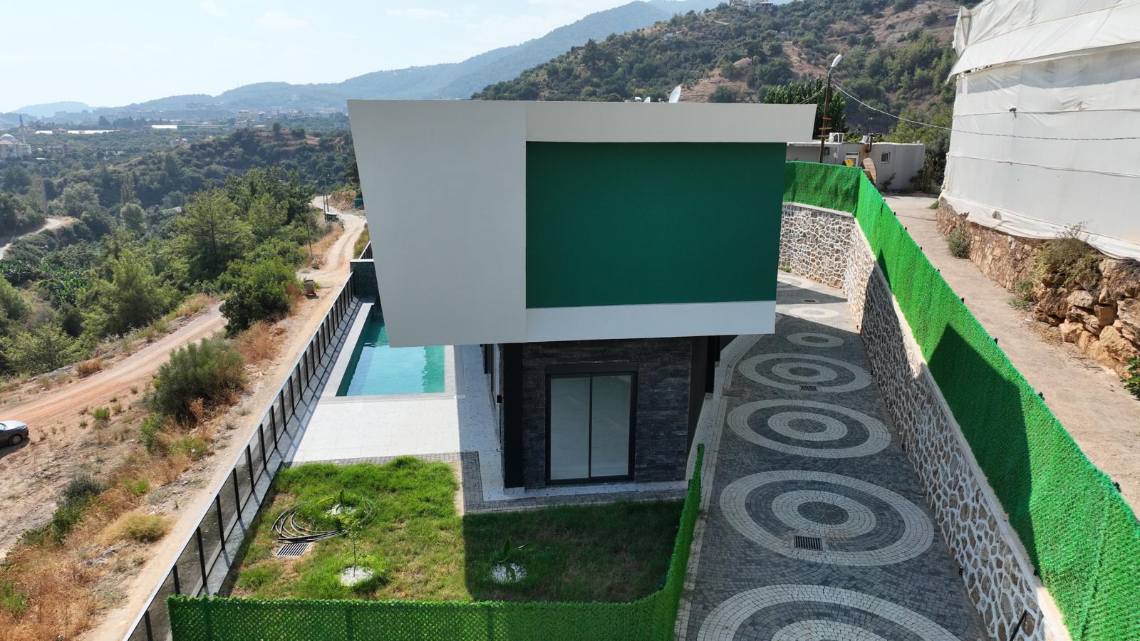 Alanya Kızılcaşehir'de Türk Vatandaşlığına Uygun 275 m² Villa
